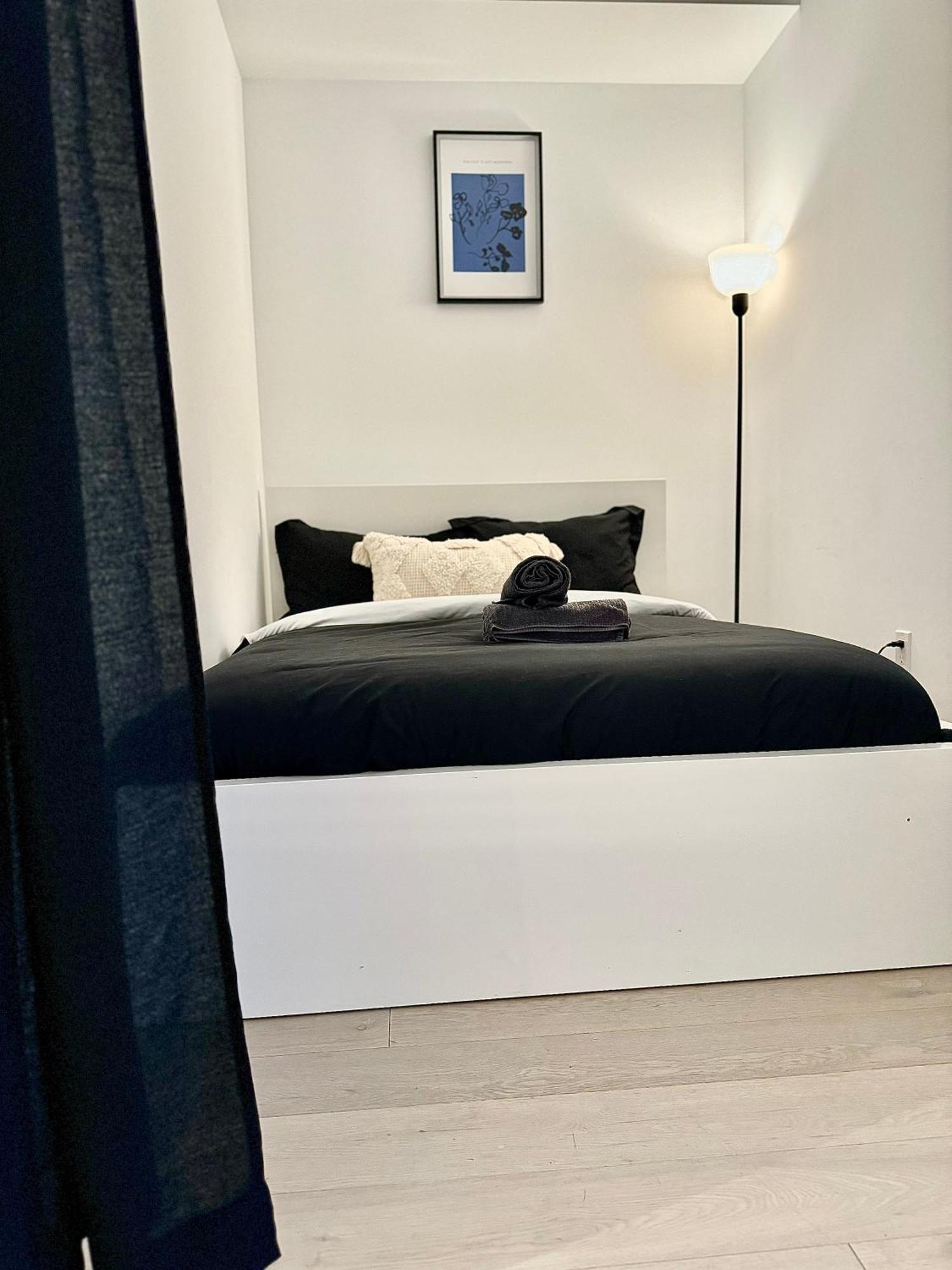 Elegant Condo Near Eaton Centre Mall Toronto Bagian luar foto