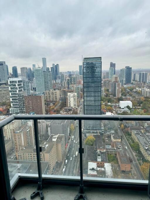 Elegant Condo Near Eaton Centre Mall Toronto Bagian luar foto